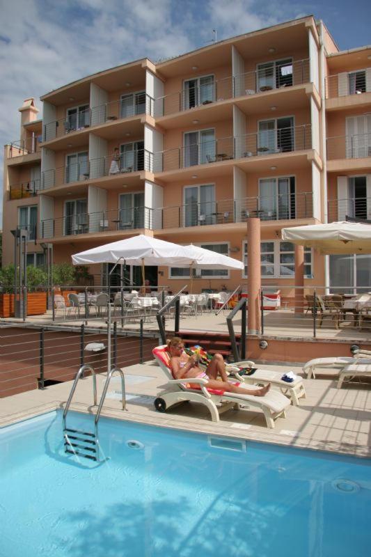 Hotel Tamaris Novi Vinodolski Exterior photo